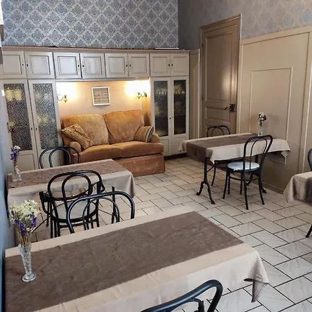 L'Entree Chambres D'Hotes Bar & Restaurant
