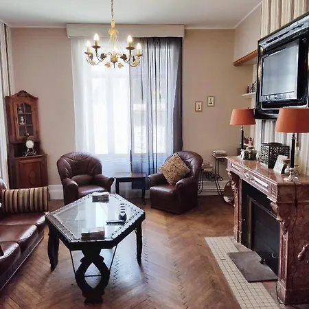 L'Entree Chambres D'Hotes Bar & Restaurant Bed & Breakfast 4*
