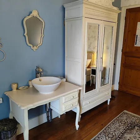 Bed & Breakfast L'Entree Chambres D'Hotes Bar & Restaurant 4*