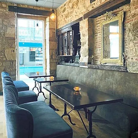 L'Entree Chambres D'Hotes Bar & Restaurant Castillonnes