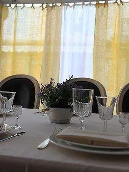 L'entree D'hotes Bar & Restaurant Panzió