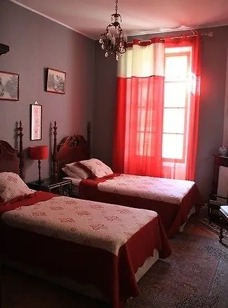 L'entree D'hotes Bar & Restaurant فندق مبيت وإفطار