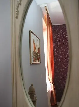 L'entree D'hotes Bar & Restaurant فندق مبيت وإفطار 4*