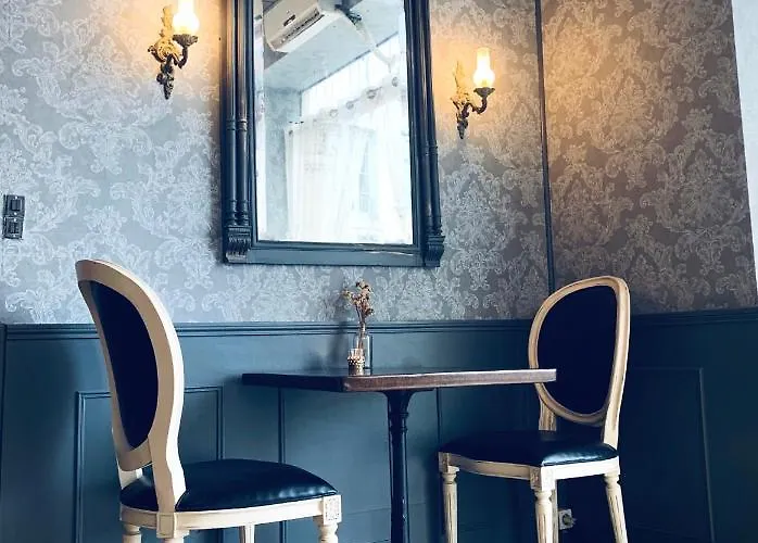 Bed & Breakfast L'entree D'hotes Bar & Restaurant Castillonnès