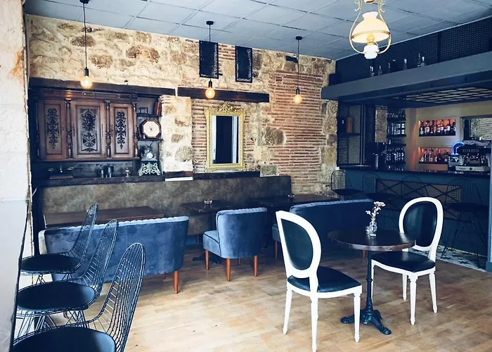 Bed & Breakfast L'entree D'hotes Bar & Restaurant Castillonnès