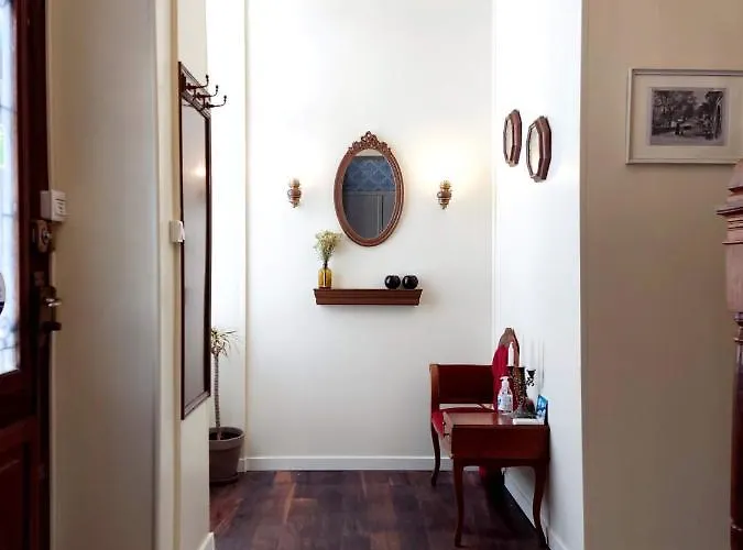 Bed & Breakfast L'entree D'hotes Bar & Restaurant 4*