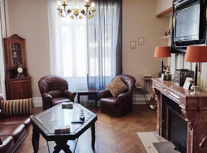 L'entree D'hotes Bar & Restaurant Bed & Breakfast 4*