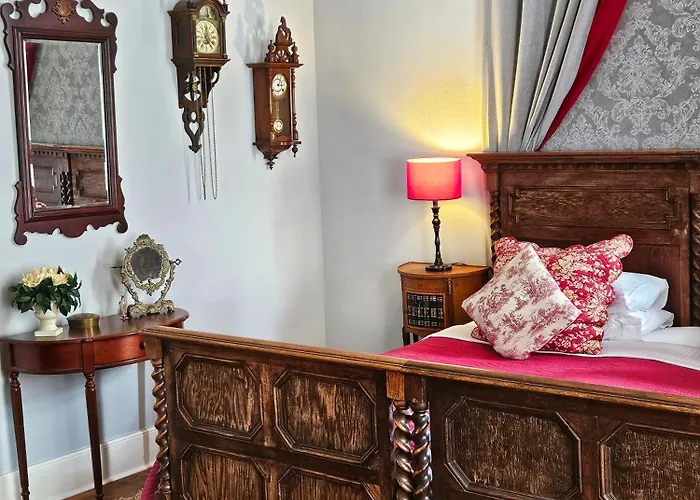 L'entree D'hotes Bar & Restaurant 4*