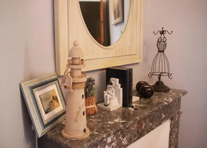 L'entree D'hotes Bar & Restaurant 4*