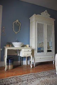 L'entree D'hotes Bar & Restaurant 4*