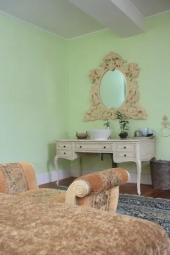 L'entree D'hotes Bar & Restaurant 4*