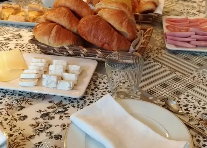 L'entree D'hotes Bar & Restaurant Bed & Breakfast